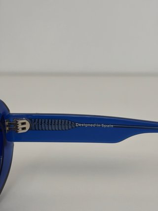 Gafas de sol azules ovaladas