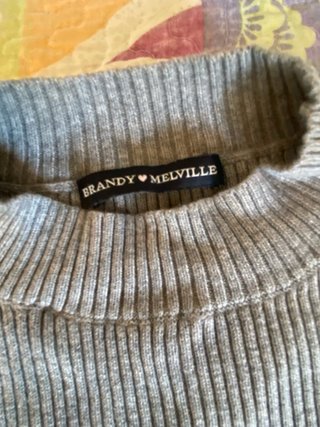 Jersey Brandy Melville gris cuello alto