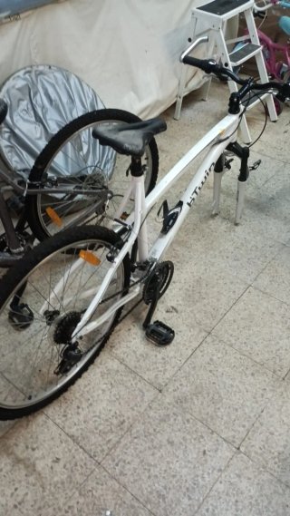 Bicicleta Btwin Blanca y gris