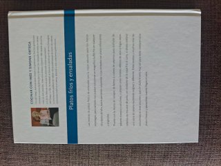4 libros de la colección cocinar con Inés y Simone