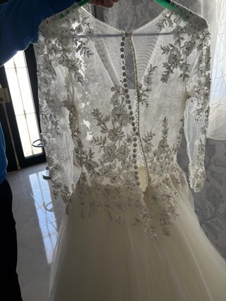 Vestido de Novia Blanco no incluye  Capa Azul