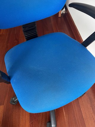 Silla de estudio azul y negra
