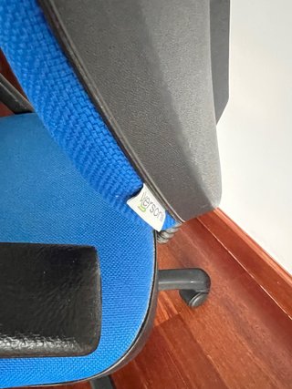 Silla de estudio azul y negra