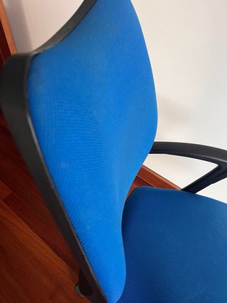 Silla de estudio azul y negra