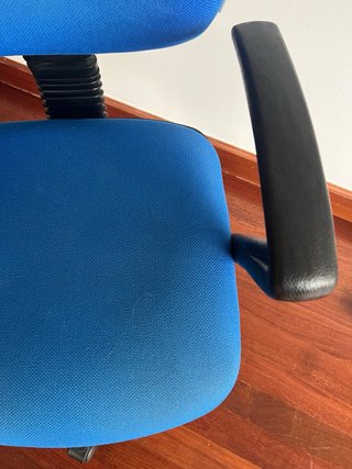 Silla de estudio azul y negra