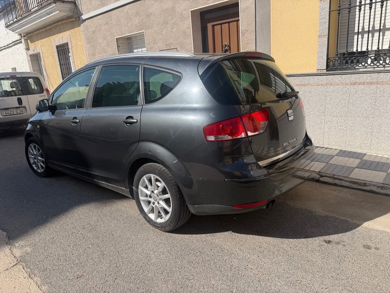 SEAT Altea XL 2011 - foto 1