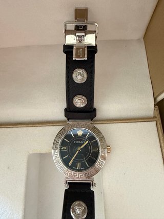 Reloj Versace Mujer Negro y Dorado