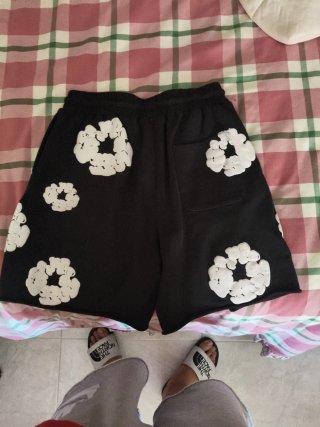 Pantalón corto hombre negro con estampado