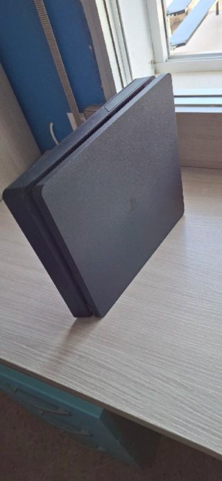 PS4 Slim 1TB + 2 Mandos + 7 Juegos