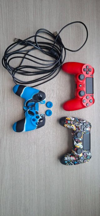 PS4 Slim 1TB + 2 Mandos + 7 Juegos