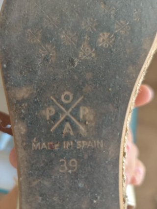 Sandalias Popa Beige y Doradas Talla 39