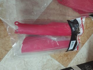 Motocross Plásticos Honda Rojos estos días 60€