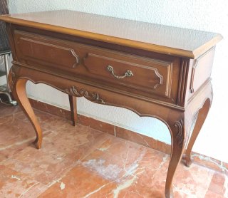 Consola de madera elegante