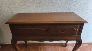 Consola de madera elegante