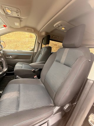 Peugeot Traveller 2021