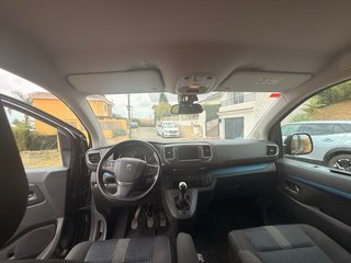 Peugeot Traveller 2021