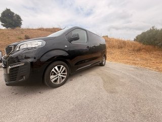 Peugeot Traveller 2021
