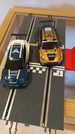 Envío 2 Cupra león Scalextric advance ready