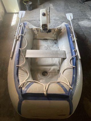 Embarcación Marivent 240SH con motor Johnson