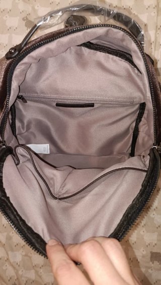 Mochila terciopelo Paco Martínez marrón chocolate.
