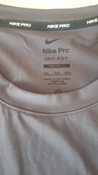 Camiseta Nike Dryfit gris