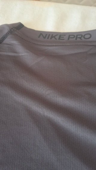 Camiseta Nike Dryfit gris