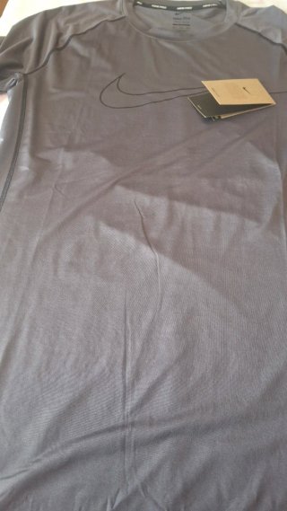 Camiseta Nike Dryfit gris