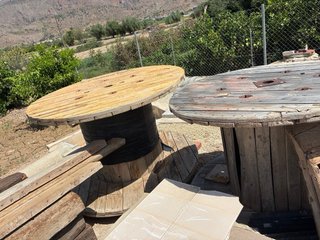 Bobinas de madera grandes para mesa o decoración