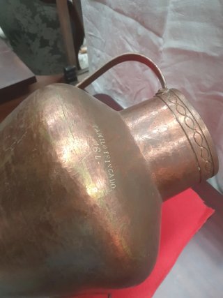 Cántaro de cobre con dos asas