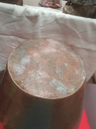 Cántaro de cobre con dos asas