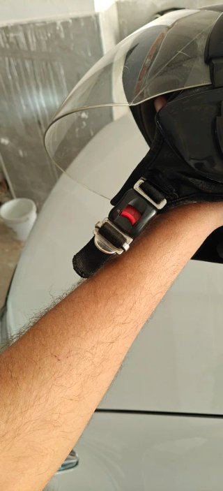 Casco de moto negro
