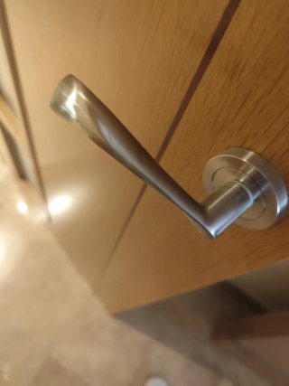 Puerta interior de madera