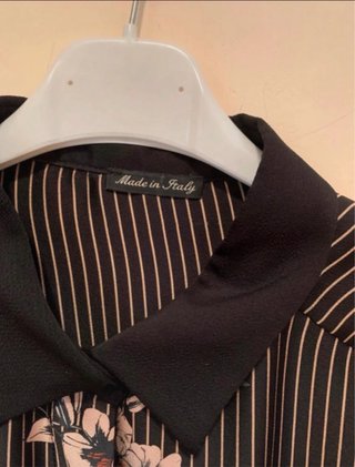Camicia elegante a righe con fiori