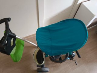 Triciclo infantil con manillar y cesta