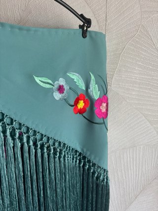 Mantoncillo bordado pájaro celeste