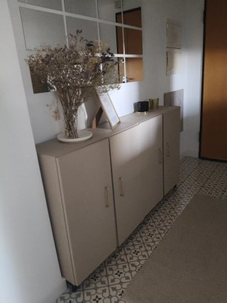 Mueble zapatero/entrada beige y dorado
