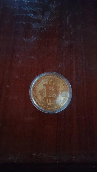 Moneda Bitcoin Dorada