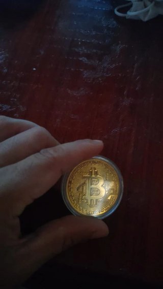 Moneda Bitcoin Dorada