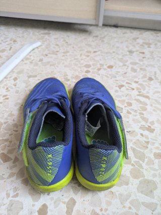 Botas fútbol niño Talla 30 multi-taco