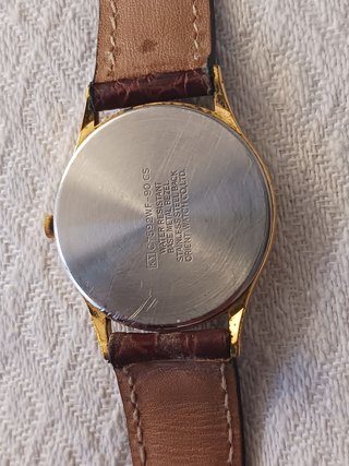 Reloj Racer Dorado Cuarzo
