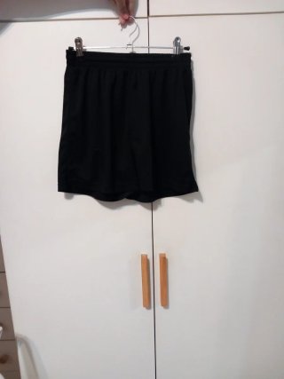 Pantalón corto negro