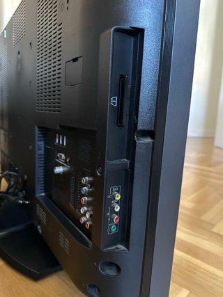 Sony BRAVIA KDL-32U4000 — 32”