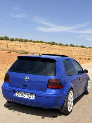 Volkswagen Golf 2004