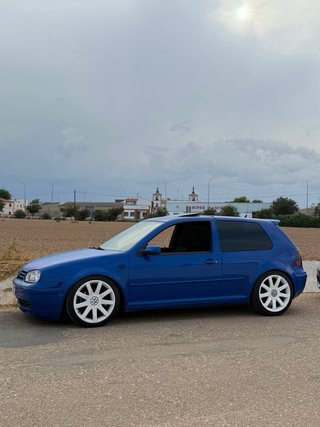 Volkswagen Golf 2004