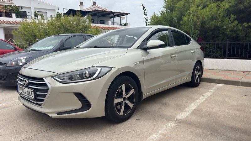 Hyundai Elantra 2018 - foto 1