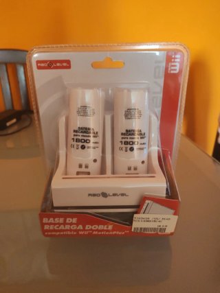 Base Carga Doble Baterías Wii Red Level