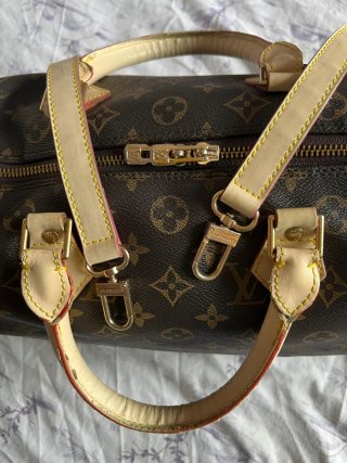 Bolso Louis Vuitton Speedy con correa