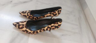 Zapatos de tacón leopardo punta fina
