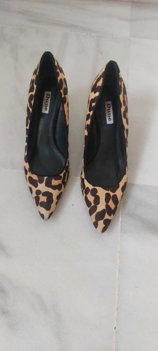 Zapatos de tacón leopardo punta fina