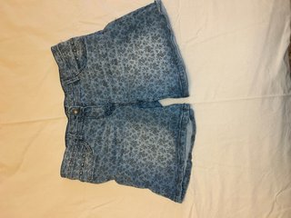 Bermudas Vaqueras C&A Flores Talla 44